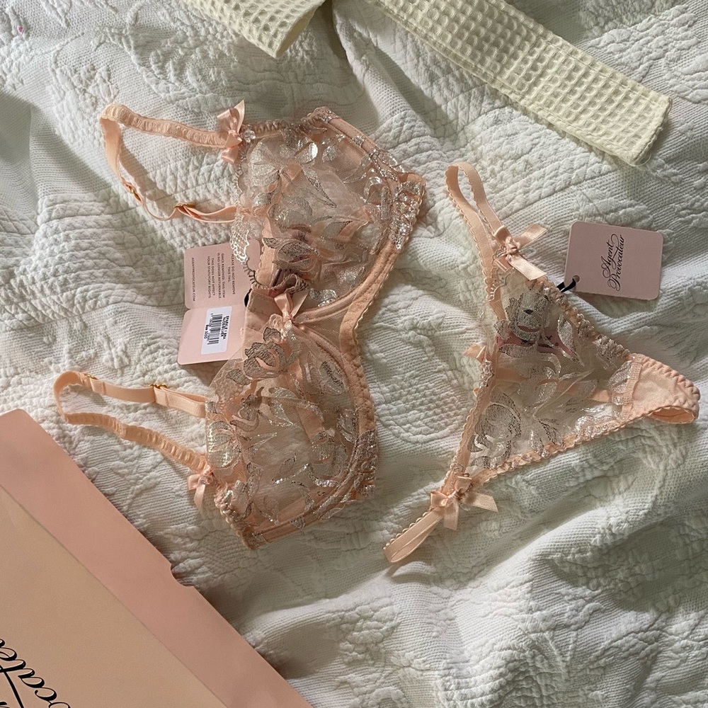 Agent Provocateur 32DD Sparkle Bra Nude